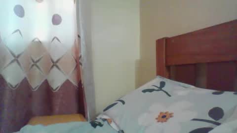 Snapshot of pretty_beib chatting on November 11, 2025, 3:28 am Karol online show from November 11, 2025, 3:28 am