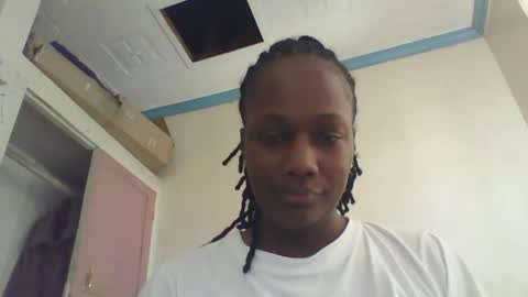 Snapshot of pretty_beib chatting on May 4, 2026, 9:05 am Karol online show from May 4, 2026, 9:05 am