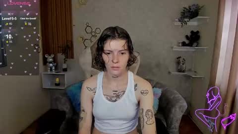 pretty_cristal22 online show from November 23, 2025, 9:25 pm