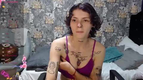 Snapshot of pretty_cristal22 chatting on June 7, 2026, 5:27 pm pretty_cristal22 online show from June 7, 2026, 5:27 pm