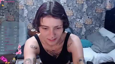 Snapshot of pretty_cristal22 chatting on June 15, 2026, 3:36 pm pretty_cristal22 online show from June 15, 2026, 3:36 pm