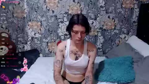 Snapshot of pretty_cristal22 chatting on June 18, 2026, 12:20 pm pretty_cristal22 online show from June 18, 2026, 12:20 pm