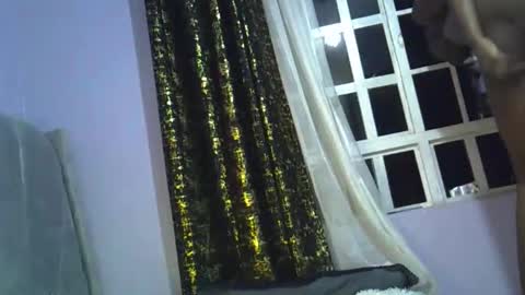 pretty_daniella online show from October 31, 2025, 4:08 pm