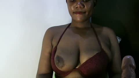 Snapshot of pretty_ebonymisstress chatting on July 8, 2026, 10:42 am Mira online show from July 8, 2026, 10:42 am