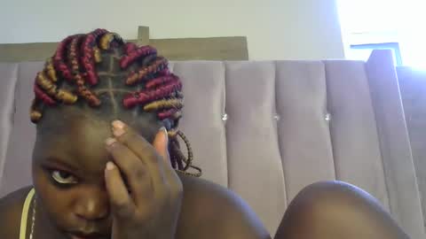 pretty_fel online show from October 22, 2025, 4:35 am