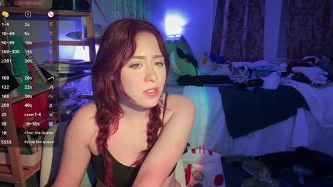 Snapshot of pretty_in_p1nk chatting on February 12, 2025, 12:48 am Sophie online show from February 12, 2025, 12:48 am