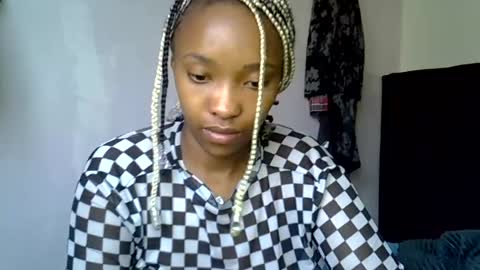 pretty jazminee online show from July 19, 2026, 8:18 am