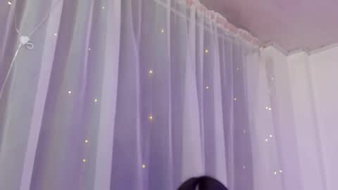 pretty online show from November 18, 2025, 11:36 am