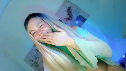 Flor online show from November 10, 2025, 4:44 am