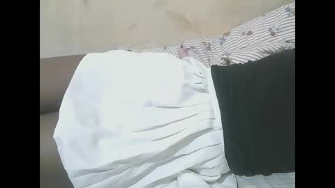 Snapshot of pretty_manisha chatting on September 30, 2025, 2:27 am Ivy online show from September 30, 2025, 2:27 am