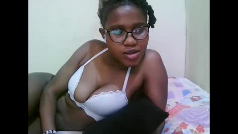 Snapshot of pretty_mellan chatting on January 25, 2025, 12:48 am pretty_mellan online show from January 25, 2025, 12:48 am
