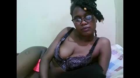 Snapshot of pretty_mellan chatting on February 4, 2025, 8:28 pm pretty_mellan online show from February 4, 2025, 8:28 pm