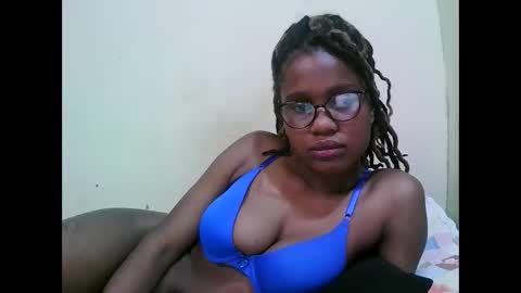 Snapshot of pretty_mellan chatting on February 13, 2025, 10:44 am pretty_mellan online show from February 13, 2025, 10:44 am
