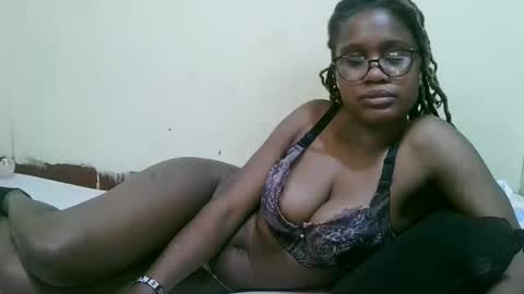 Snapshot of pretty_mellan chatting on February 17, 2025, 5:32 pm pretty_mellan online show from February 17, 2025, 5:32 pm