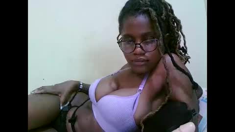 Snapshot of pretty_mellan chatting on March 3, 2025, 10:28 am pretty_mellan online show from March 3, 2025, 10:28 am