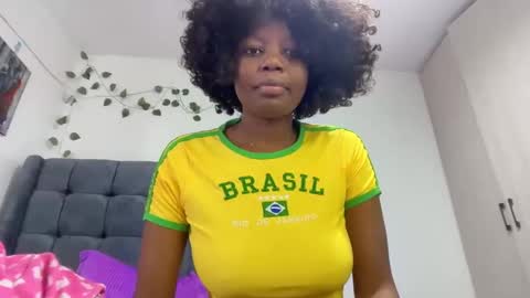 Snapshot of pretty_peaches chatting on December 21, 2025, 12:45 pm Pretty peaches online show from December 21, 2025, 12:45 pm