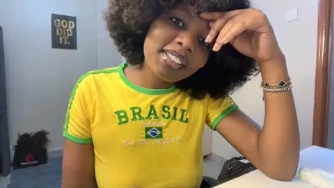 Snapshot of pretty_peaches chatting on January 13, 2026, 3:12 am Pretty peaches online show from January 13, 2026, 3:12 am