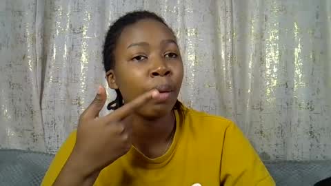 pretty_petite24 online show from August 3, 2026, 9:37 am
