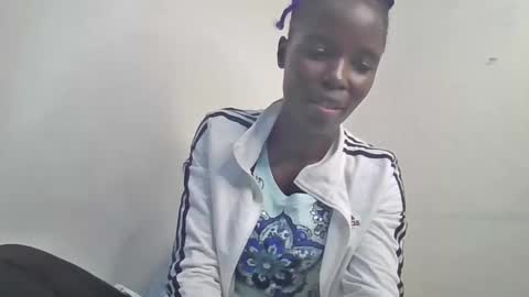 Snapshot of pretty_petite_ebony chatting on December 6, 2024, 3:00 pm pretty_petite_ebony online show from December 6, 2024, 3:00 pm