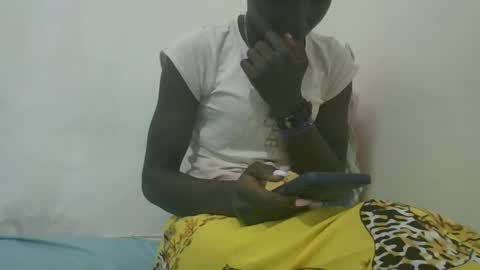 Snapshot of pretty_petite_ebony chatting on December 13, 2024, 7:32 pm pretty_petite_ebony online show from December 13, 2024, 7:32 pm