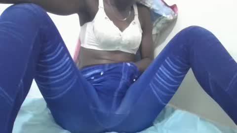 Snapshot of pretty_petite_ebony chatting on December 16, 2024, 9:20 pm pretty_petite_ebony online show from December 16, 2024, 9:20 pm