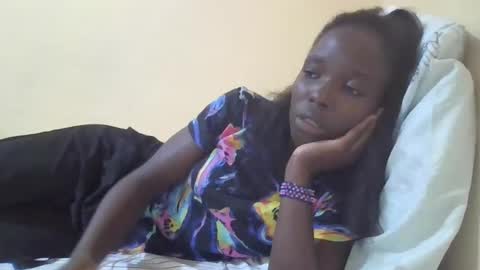 Snapshot of pretty_petite_ebony chatting on January 13, 2025, 10:35 pm pretty_petite_ebony online show from January 13, 2025, 10:35 pm
