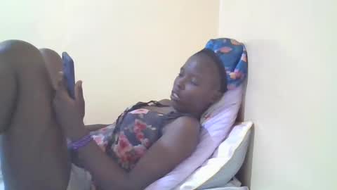 Snapshot of pretty_petite_ebony chatting on January 23, 2025, 10:44 pm pretty_petite_ebony online show from January 23, 2025, 10:44 pm
