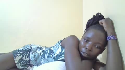 Snapshot of pretty_petite_ebony chatting on February 12, 2025, 9:11 pm pretty_petite_ebony online show from February 12, 2025, 9:11 pm