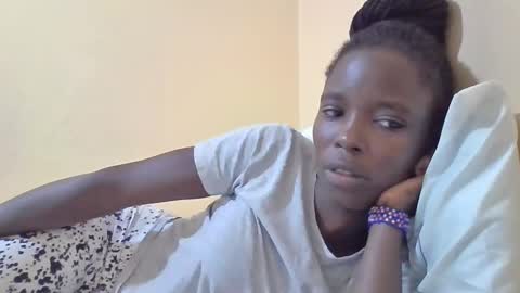 Snapshot of pretty_petite_ebony chatting on February 25, 2025, 10:39 pm pretty_petite_ebony online show from February 25, 2025, 10:39 pm