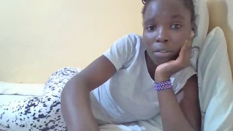Snapshot of pretty_petite_ebony chatting on February 26, 2025, 1:43 am pretty_petite_ebony online show from February 26, 2025, 1:43 am