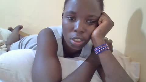 Snapshot of pretty_petite_ebony chatting on March 3, 2025, 4:47 am pretty_petite_ebony online show from March 3, 2025, 4:47 am