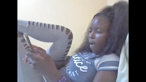 Snapshot of pretty_petite_ebony chatting on March 10, 2025, 7:50 pm pretty_petite_ebony online show from March 10, 2025, 7:50 pm