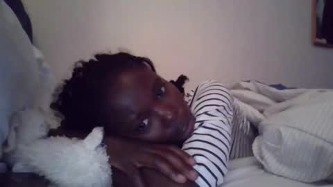 Snapshot of pretty_petite_ebony chatting on October 6, 2025, 5:38 am pretty_petite_ebony online show from October 6, 2025, 5:38 am