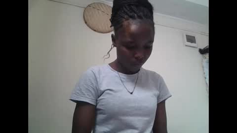 pretty_petite_ebony online show from January 12, 2026, 12:10 pm