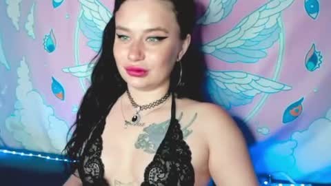 Snapshot of prettyaliceee chatting on July 19, 2026, 4:05 am Alice online show from July 19, 2026, 4:05 am