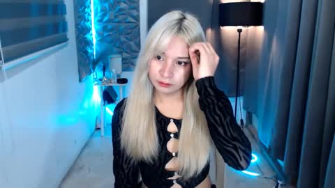 Snapshot of prettyallison_29 chatting on February 10, 2025, 1:35 am prettyallison_29 online show from February 10, 2025, 1:35 am