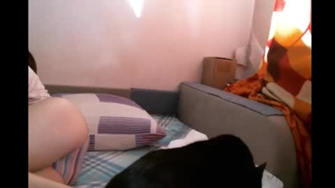 Bella online show from October 17, 2025, 4:59 am