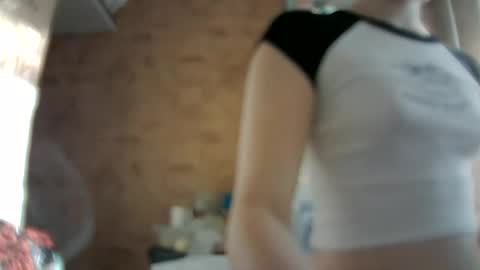 Bella online show from March 22, 2026, 4:05 am