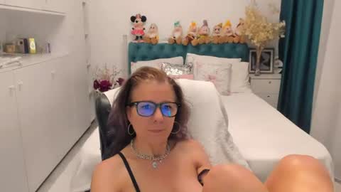 Snapshot of prettyblackeyes chatting on June 11, 2026, 6:44 am wilma online show from June 11, 2026, 6:44 am