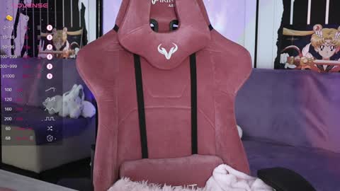 Snapshot of prettybones chatting on December 14, 2024, 11:39 am Violet online show from December 14, 2024, 11:39 am