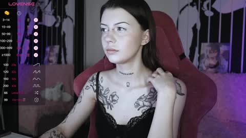 Snapshot of prettybones chatting on January 16, 2025, 8:22 am Violet online show from January 16, 2025, 8:22 am