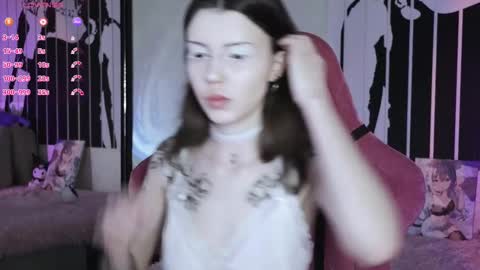 Snapshot of prettybones chatting on February 10, 2025, 3:03 am Violet online show from February 10, 2025, 3:03 am