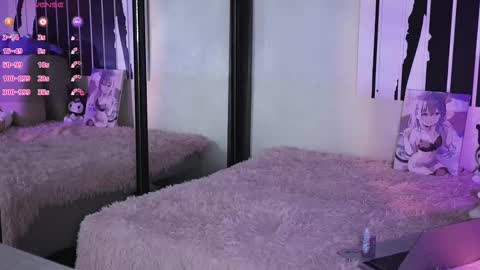 Snapshot of prettybones chatting on February 10, 2025, 6:09 am Violet online show from February 10, 2025, 6:09 am