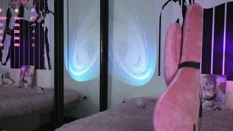 Snapshot of prettybones chatting on February 16, 2025, 1:36 am Violet online show from February 16, 2025, 1:36 am