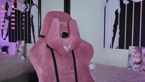 Snapshot of prettybones chatting on March 8, 2025, 9:39 am Violet online show from March 8, 2025, 9:39 am