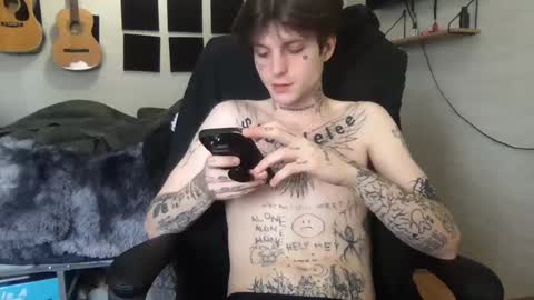 Snapshot of prettyboyszn chatting on December 7, 2024, 8:38 pm pretty boy online show from December 7, 2024, 8:38 pm