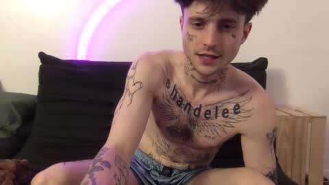 Snapshot of prettyboyszn chatting on October 21, 2025, 4:24 am pretty boy online show from October 21, 2025, 4:24 am