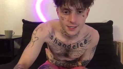 pretty boy online show from November 20, 2025, 2:34 am