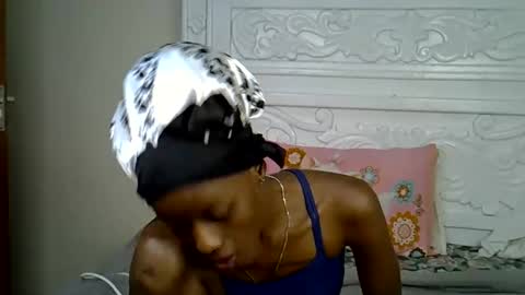 Snapshot of prettybunnny chatting on October 14, 2025, 2:01 am Bunny online show from October 14, 2025, 2:01 am