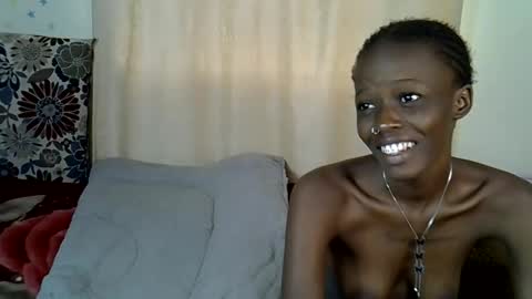 Snapshot of prettybunnny chatting on November 18, 2025, 1:04 pm Bunny online show from November 18, 2025, 1:04 pm